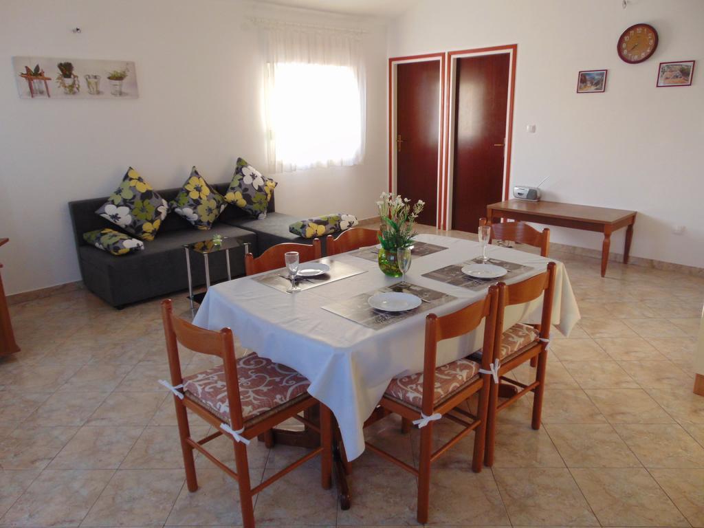 Apartments Borozan Vinišće 部屋 写真