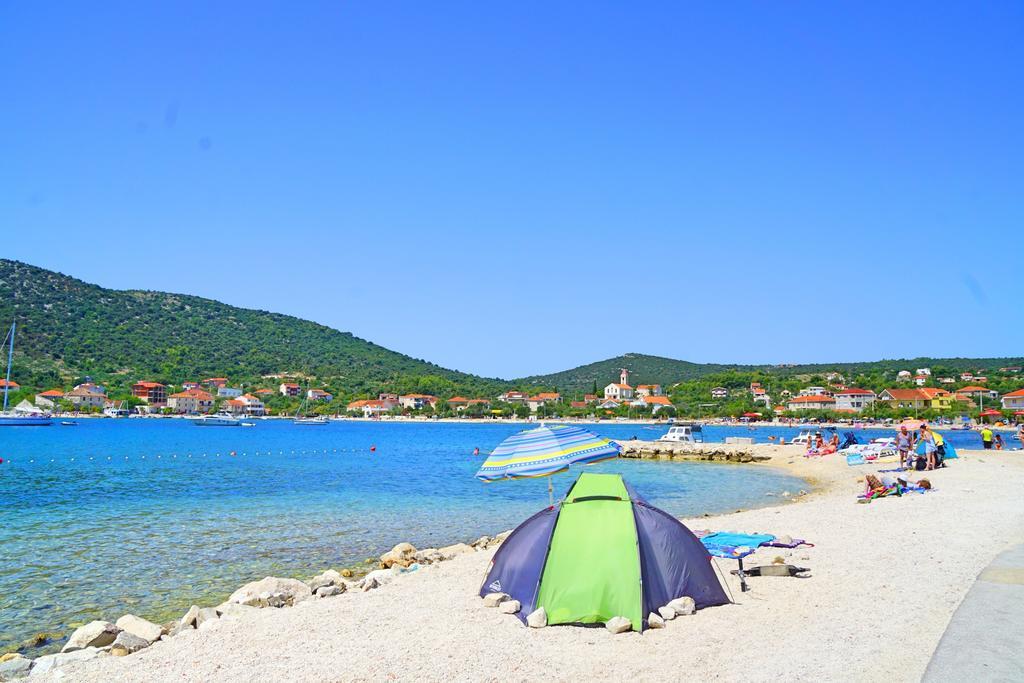 Apartments Borozan Vinišće エクステリア 写真