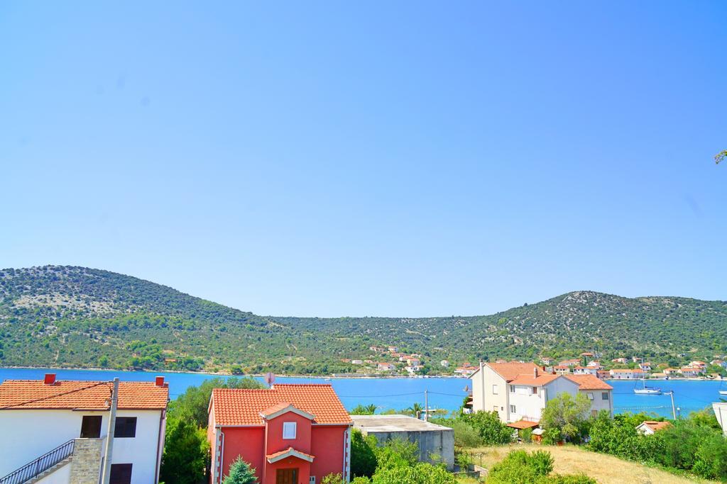 Apartments Borozan Vinišće エクステリア 写真